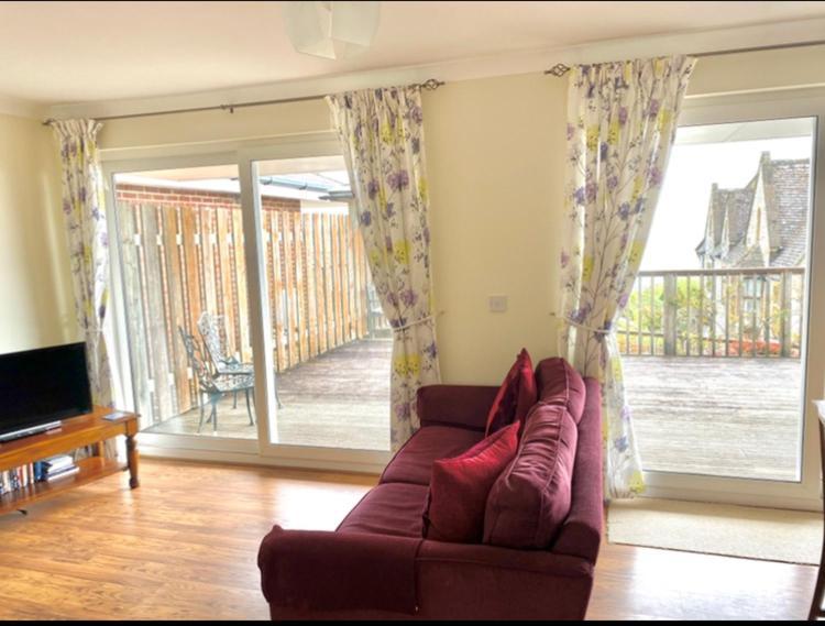 Fantastic Spacious House With Beautiful Panoramic Views Of The Bay Only A Few Minutes Walk From Beach Harbour And Restaurants This House Has 3 Bedrooms 3 Bathrooms And 2 Lovely Sitting Rooms Lyme Regis Eksteriør billede