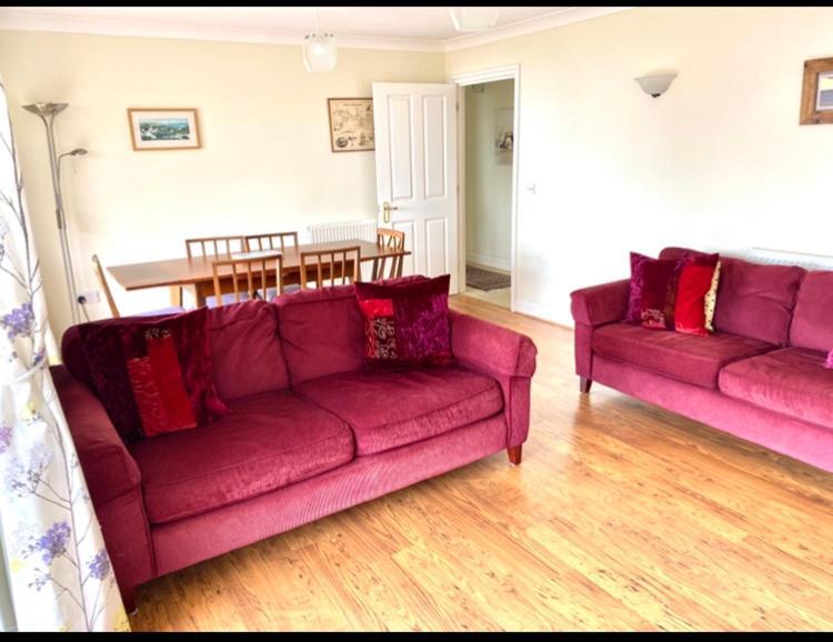 Fantastic Spacious House With Beautiful Panoramic Views Of The Bay Only A Few Minutes Walk From Beach Harbour And Restaurants This House Has 3 Bedrooms 3 Bathrooms And 2 Lovely Sitting Rooms Lyme Regis Eksteriør billede